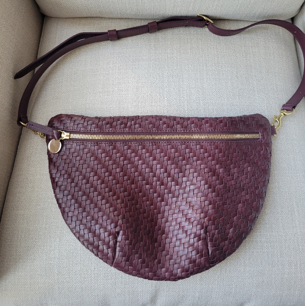 Clare V Grande Fanny Cassis